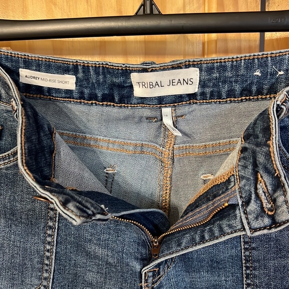 Tribal Aubrey mid-rise denim shorts - Picture 2 of 3